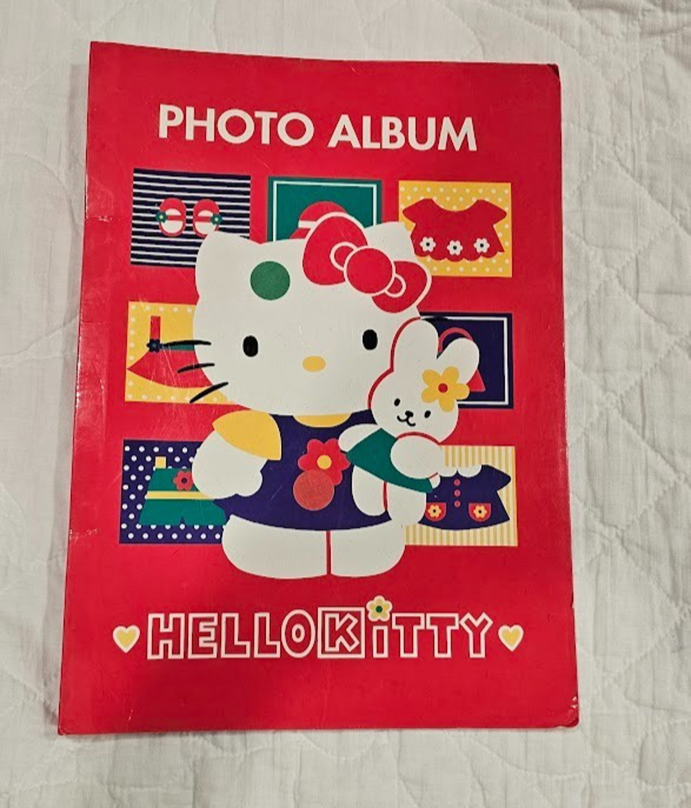 Vintage Hello Kitty Photo Picture Folder Album 1996 Sanrio red 90s
